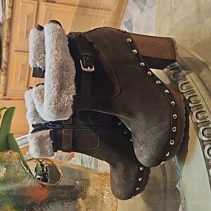 New Guess Green Booties